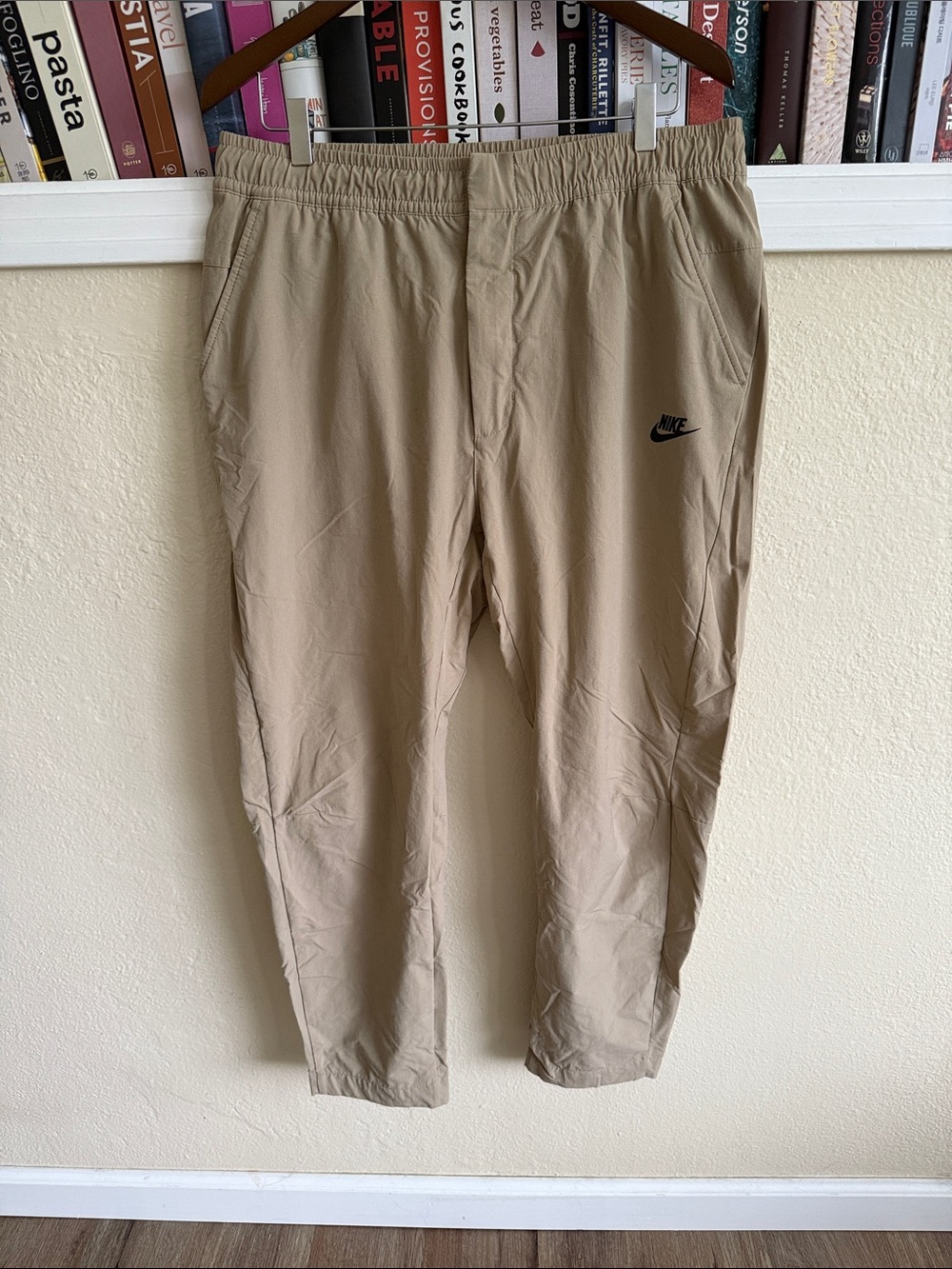 Nike Men’s Khaki Dri Fit Elastic Waist workout pants